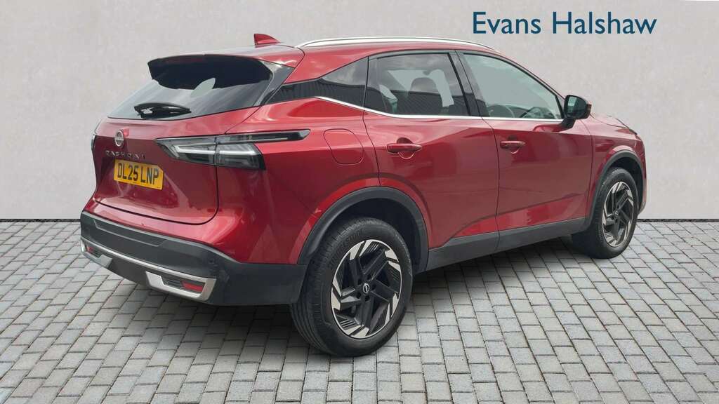 Nissan Qashqai 1.3 Dig-t Mh N-connecta 2025 DL25LNP Red