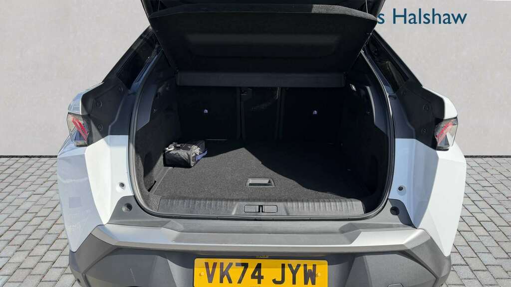 Peugeot 3008 1.2 Hybrid 136 Gt E-dsc6 2024 VK74JYW White #4