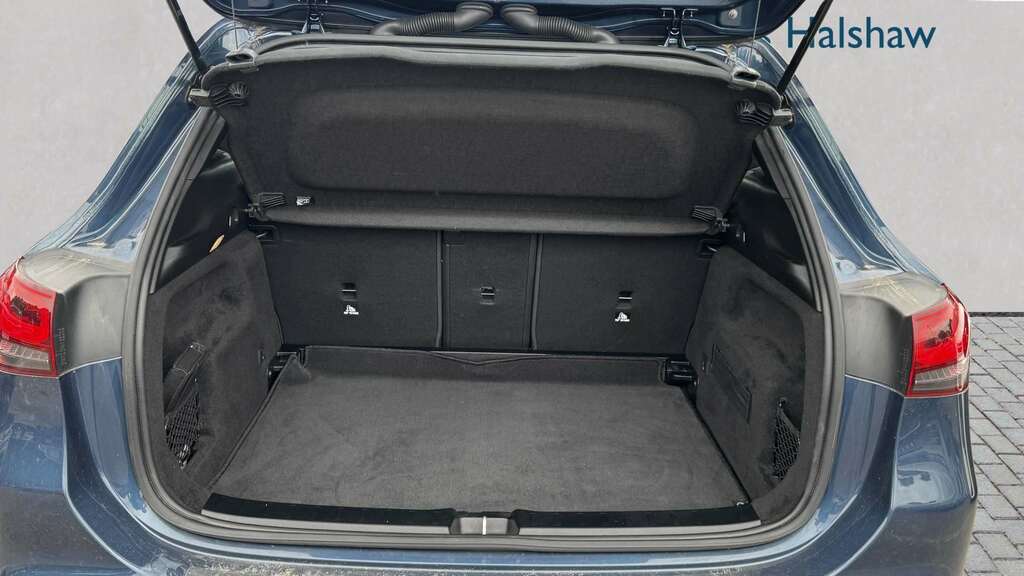 Mercedes-Benz GLA Class 180 Sport Executive 2023 YK23NNT Blue #6