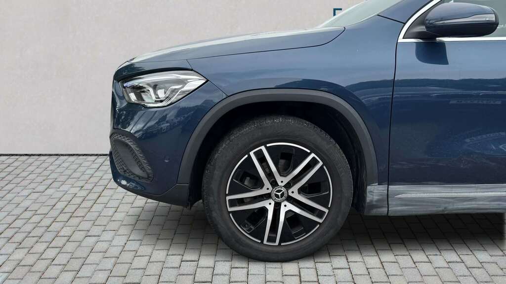 Mercedes-Benz GLA Class 180 Sport Executive 2023 YK23NNT Blue #4