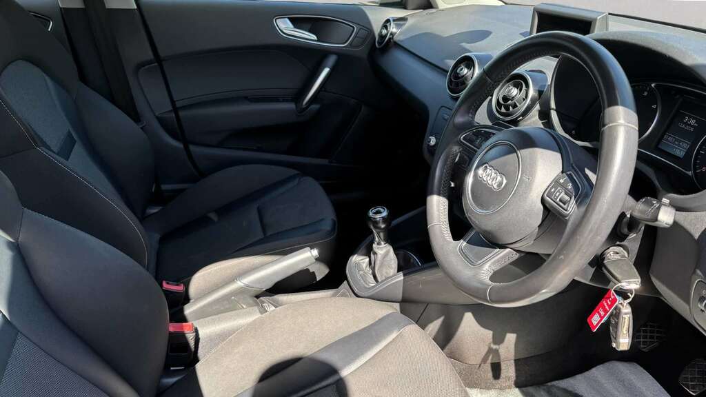 Audi A1 1.6 Tdi Sport 2014 Black #3