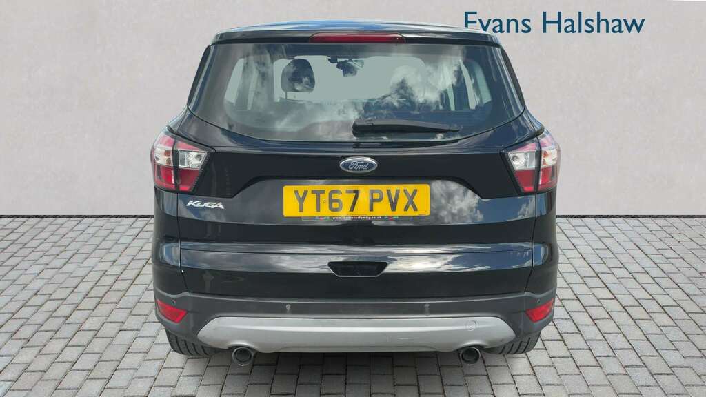 Ford Kuga 1.5 Tdci Zetec 2Wd 2017 Black #3