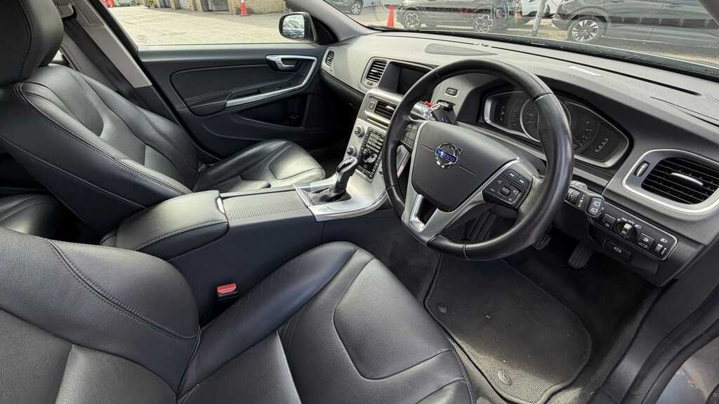 Volvo V60 Cross Country D4 Lux Nav Black #12