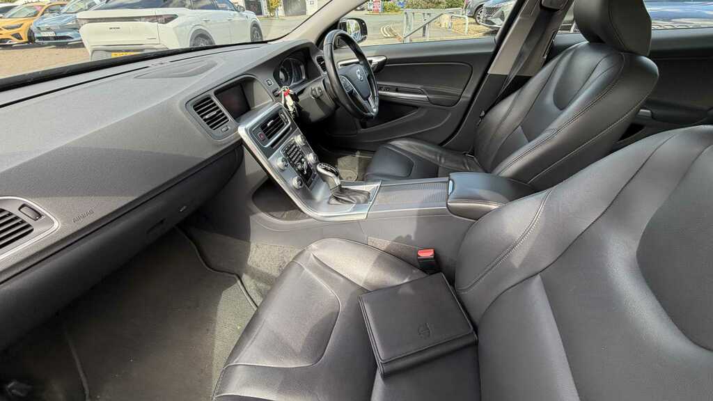 Volvo V60 Cross Country D4 Lux Nav Black #10