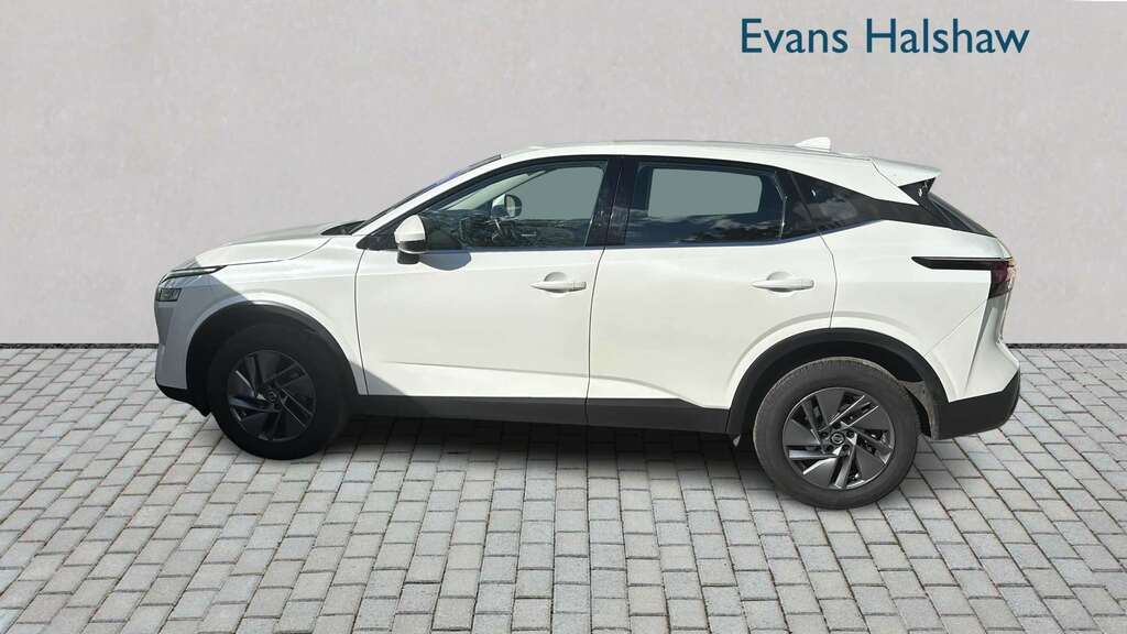 Nissan Qashqai 1.3 Dig-t Mh Acenta Premium 2021 KP71BFY White #2