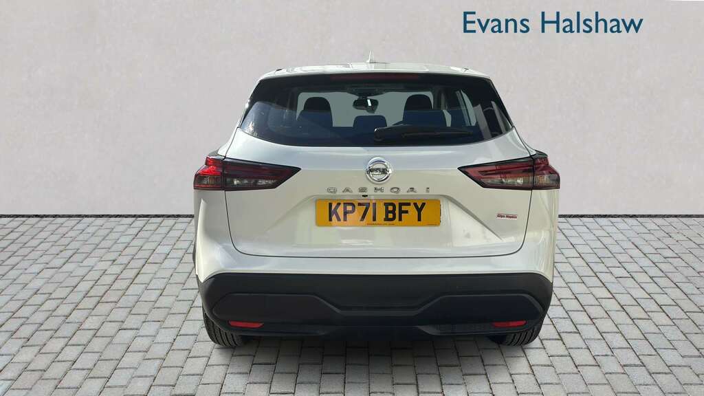 Nissan Qashqai 1.3 Dig-t Mh Acenta Premium 2021 KP71BFY White #4