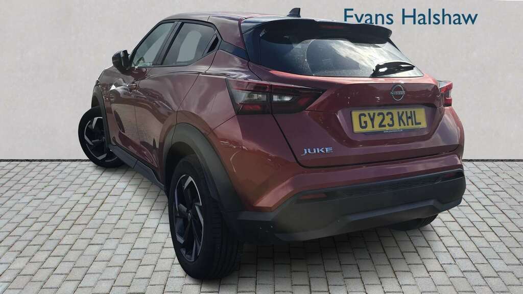 Nissan Juke Tekna Black #2