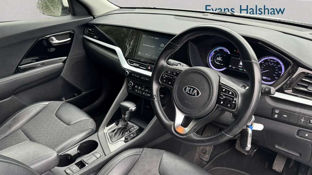 Kia Niro 1.6 Gdi Hybrid 2 Dct 2021 White #2