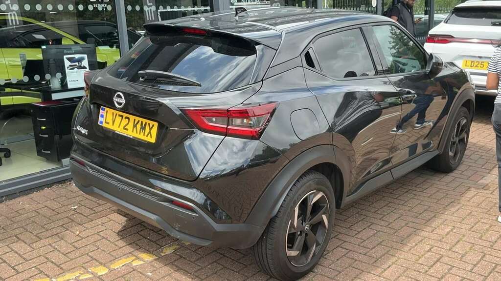 Nissan Juke Tekna White #3