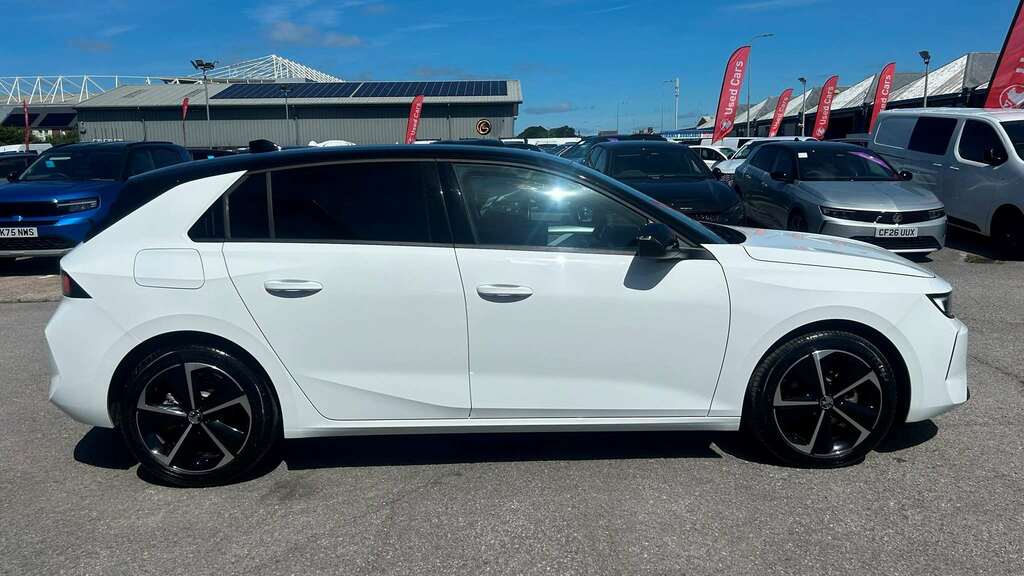 Vauxhall Astra 1.2 Turbo 130 Griffin 2026 White #3