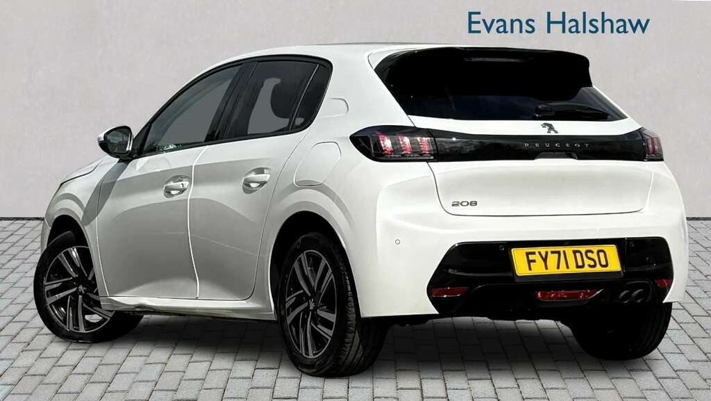 Peugeot 208 1.2 Puretech 130 Allure Premium Eat8 2021 White #2