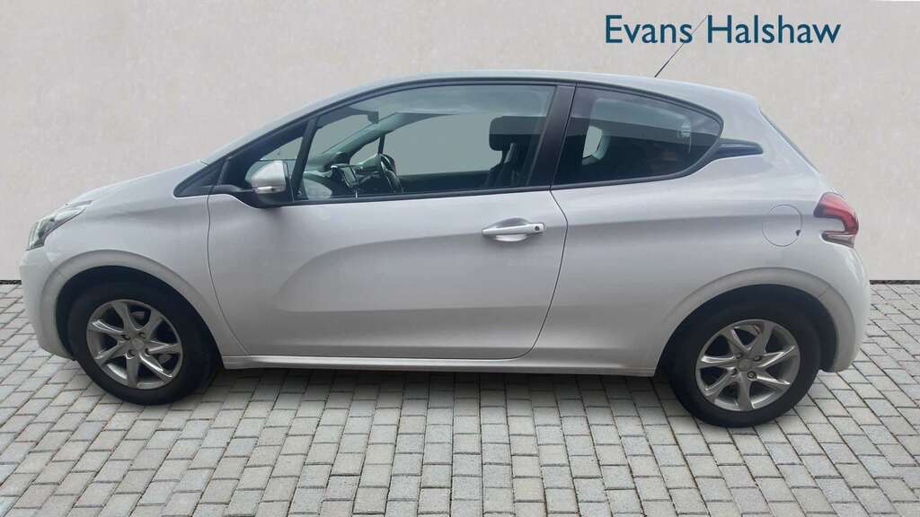 Peugeot 208 1.2 Puretech 82 Active 2016 White #5