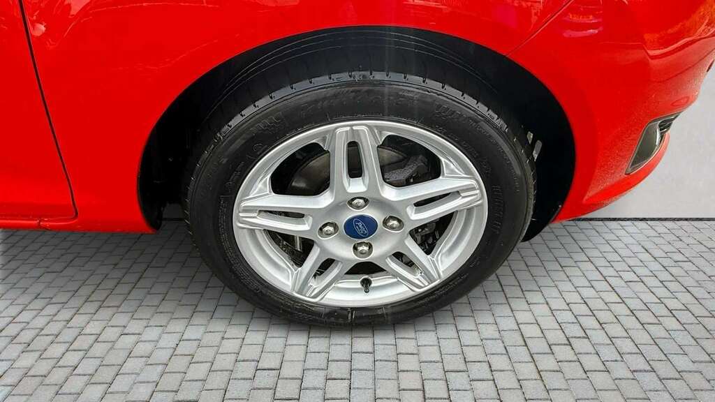 Ford Fiesta Zetec Silver #4