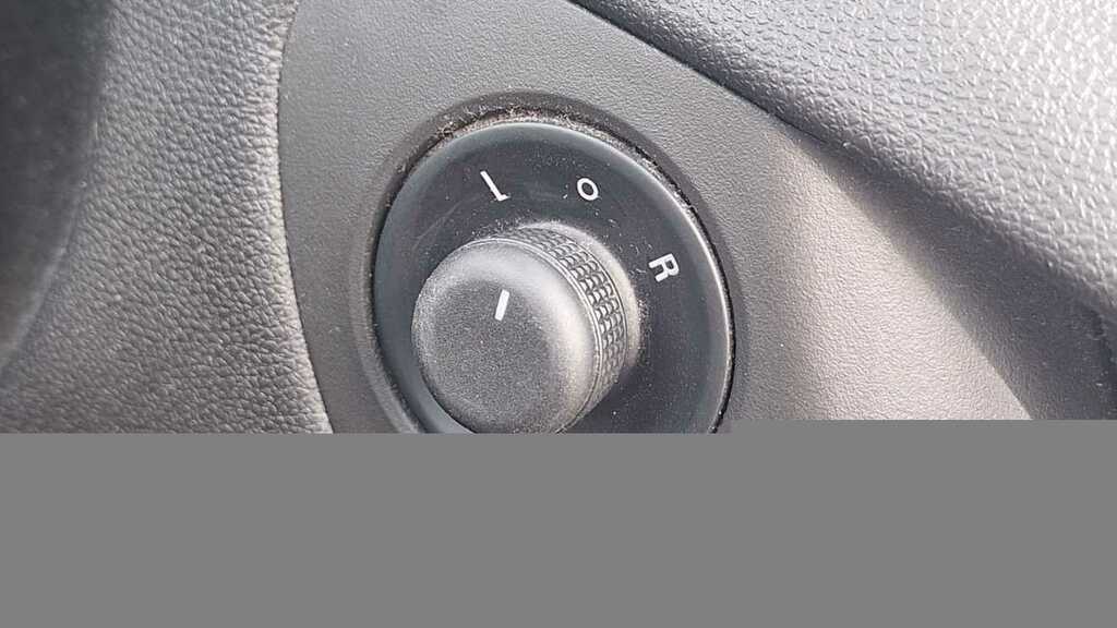 Vauxhall Adam 1.2I Jam White #11