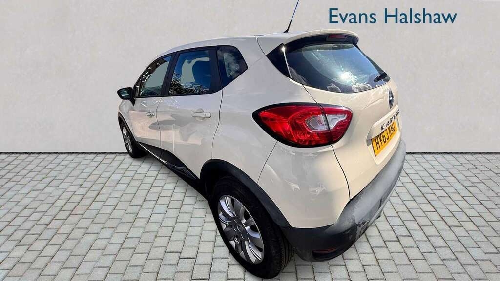 Renault Captur 1.5 Dynamique Medianav Energy Black #3