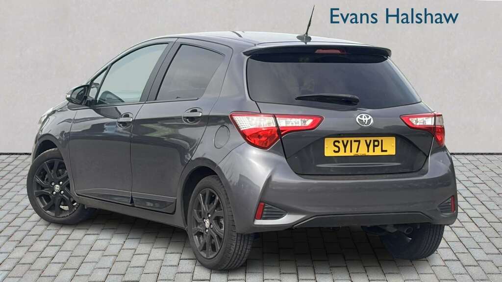 Toyota Yaris Hatchback Red #2