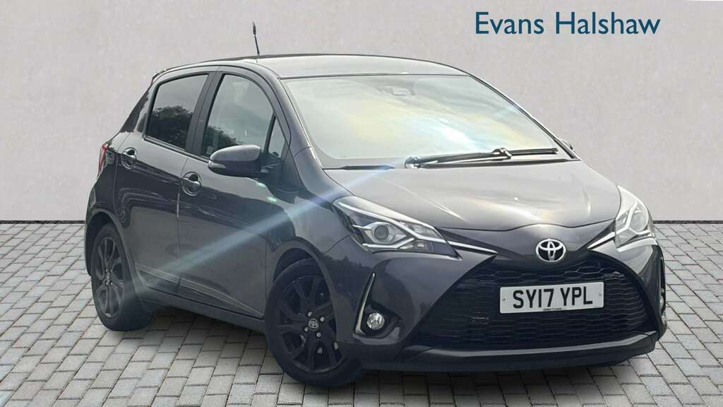 Toyota Yaris Hatchback Red #1