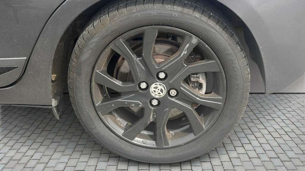 Toyota Yaris Hatchback Red #6