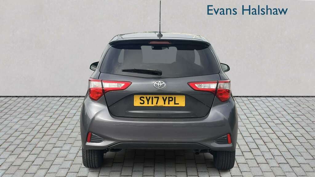 Toyota Yaris Hatchback Red #4