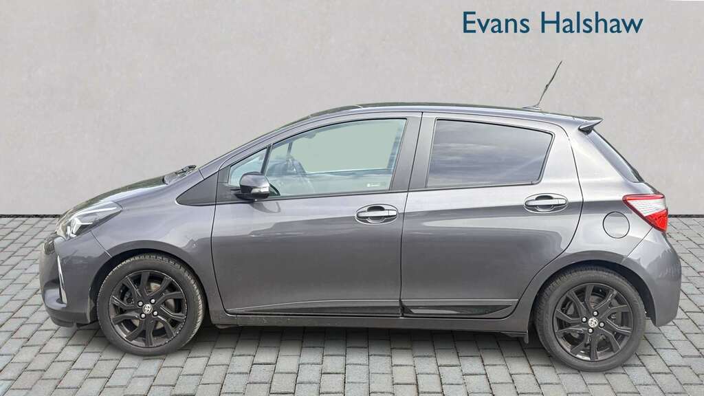 Toyota Yaris Hatchback Red #5