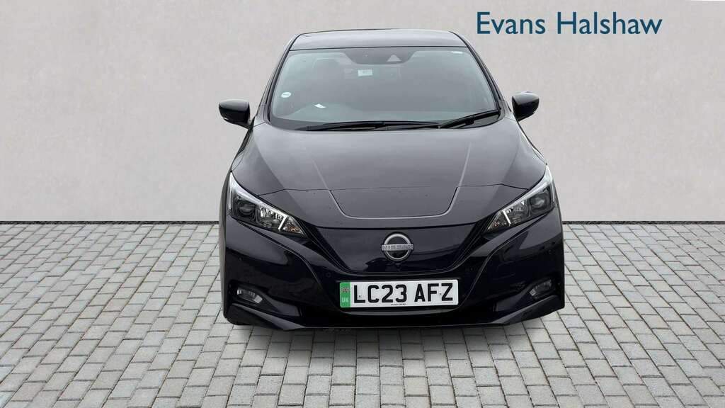 Nissan Leaf 110Kw N-connecta 39Kwh 2023 Black #2