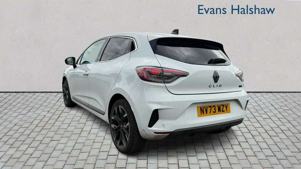 Renault Clio 1.6 E-tech Full Hybrid 145 Techno 2023 White #2