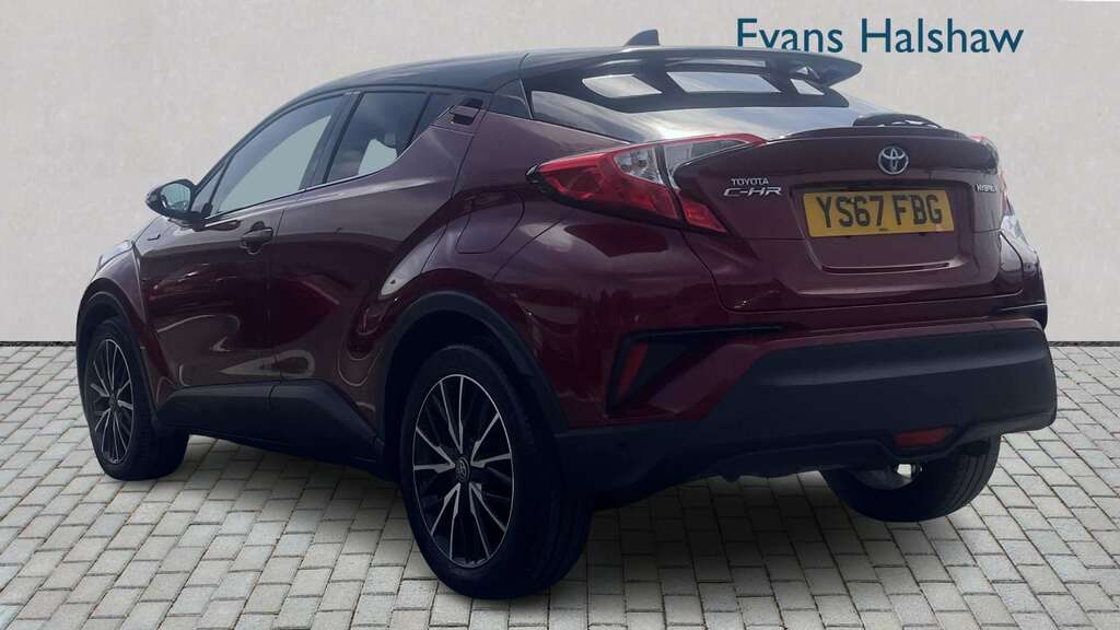 Toyota C-Hr 1.8 Hybrid Red Edition Cvt 2018 Red #2