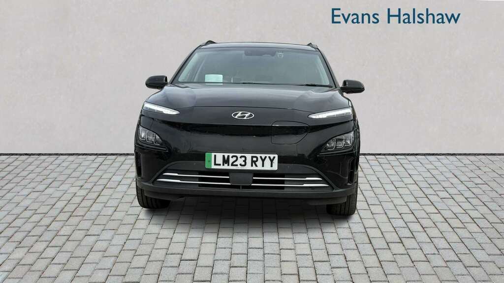 Hyundai Kona 150Kw Ultimate 64Kwh 2023 Black #4