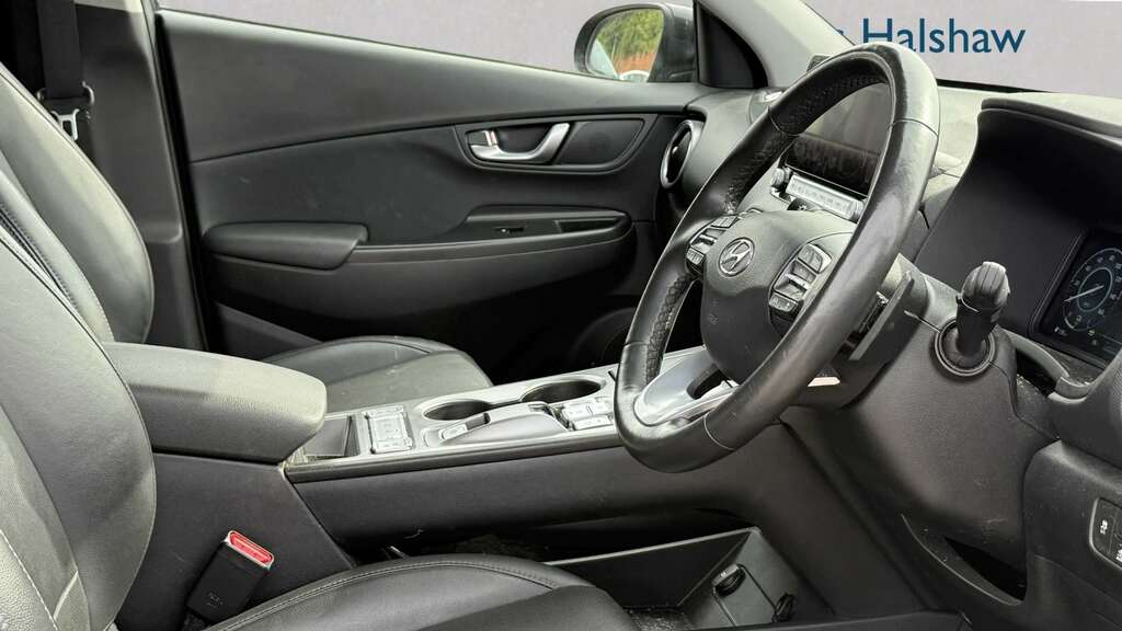 Hyundai Kona 150Kw Ultimate 64Kwh 2023 Black #3