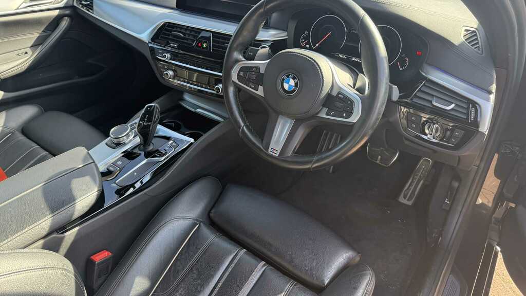 BMW 5 Series M Sport Black #8
