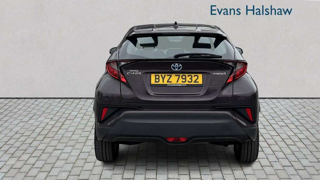 Toyota C-Hr Excel White #5