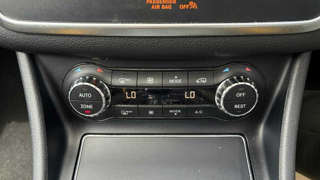 Mercedes-Benz CLA Class 2.1 Cla 200 White #38