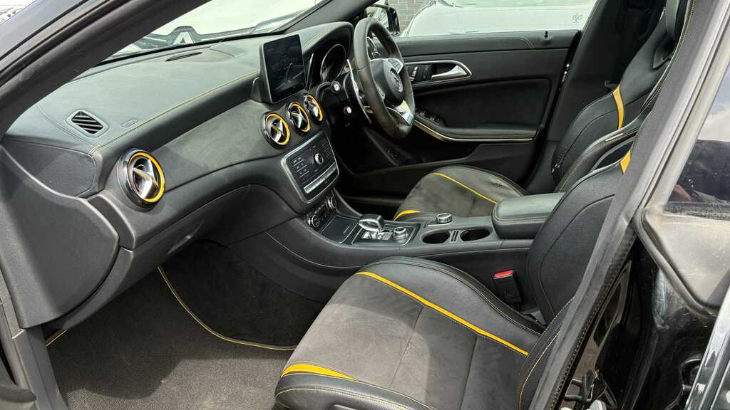 Mercedes-Benz CLA Class 2.1 Cla 200 White #27