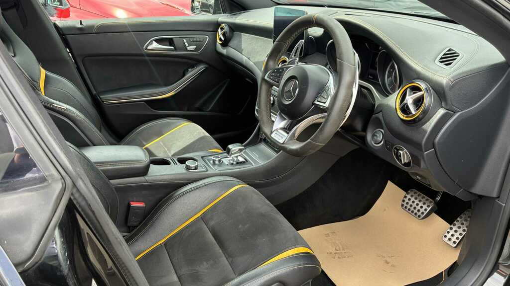 Mercedes-Benz CLA Class 2.1 Cla 200 White #22