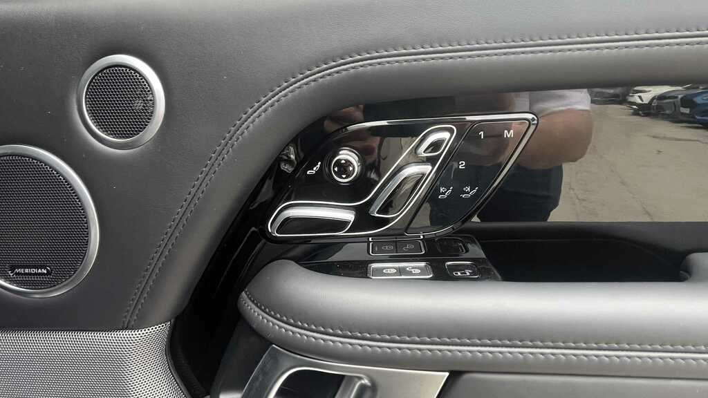 Land Rover Range Rover V8 Dynamic Silver #11