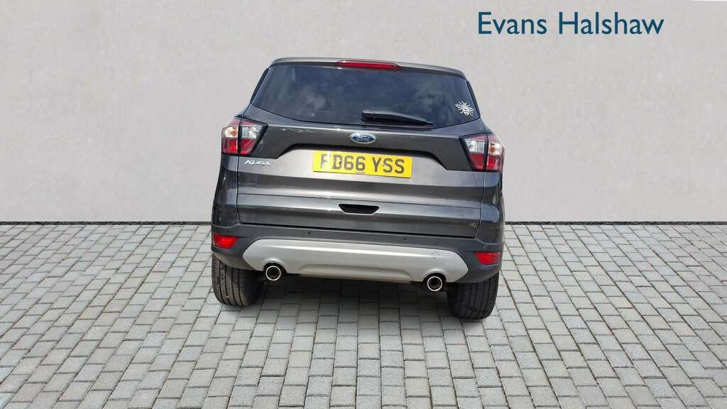 Ford Kuga 2.0 Tdci Titanium 2Wd 2016 Grey #3