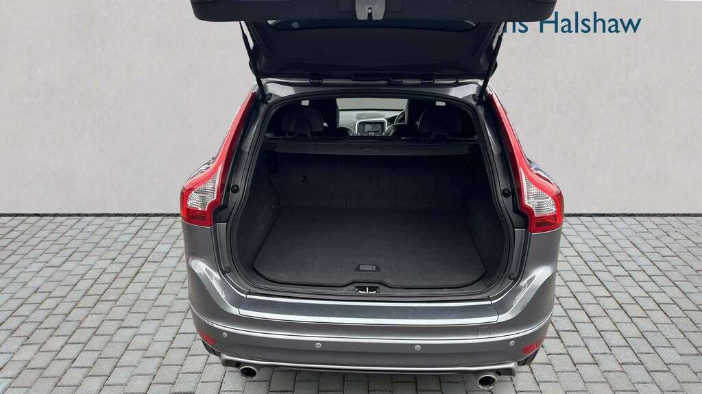 Volvo XC60 R-design Lux Nav Black #11