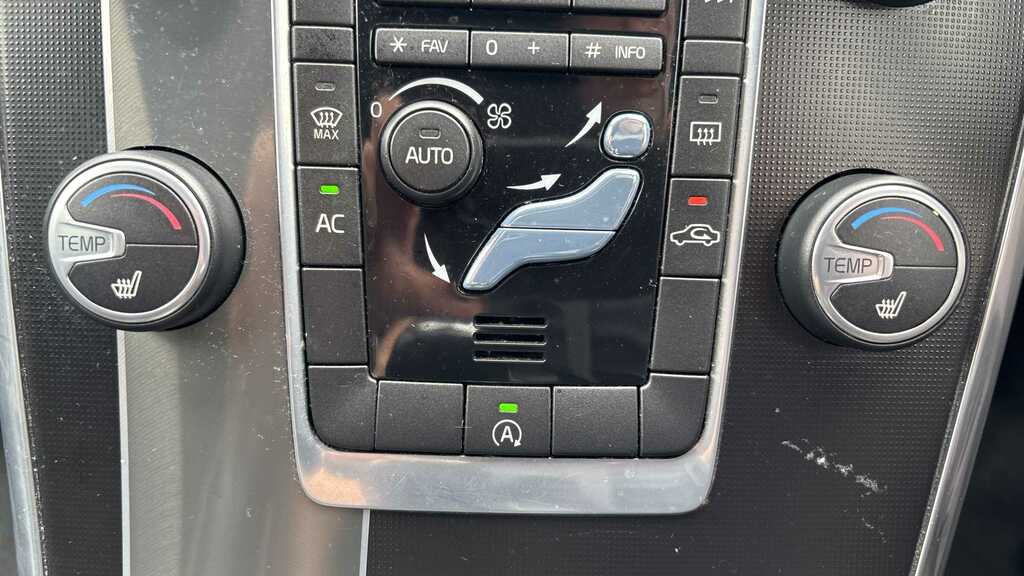 Volvo XC60 R-design Lux Nav Black #20