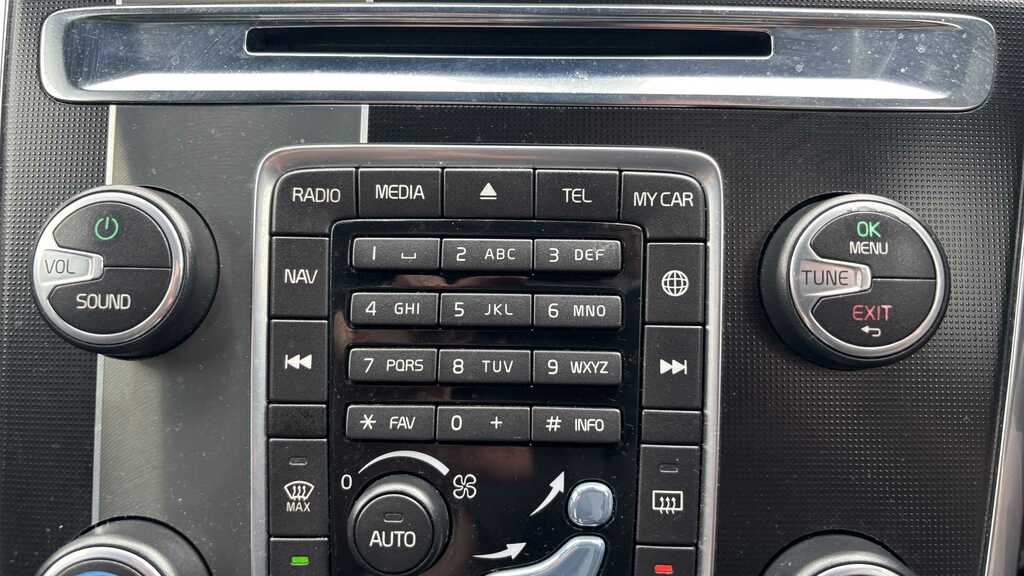 Volvo XC60 R-design Lux Nav Black #21