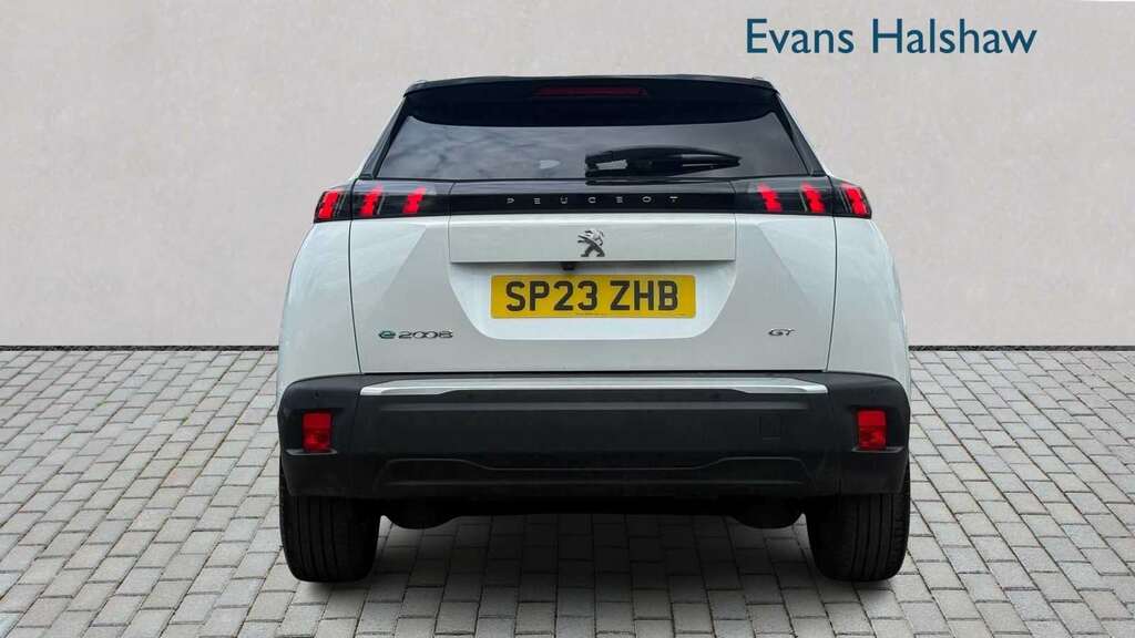 Peugeot e-2008 100Kw Gt 50Kwh 2023 White #5