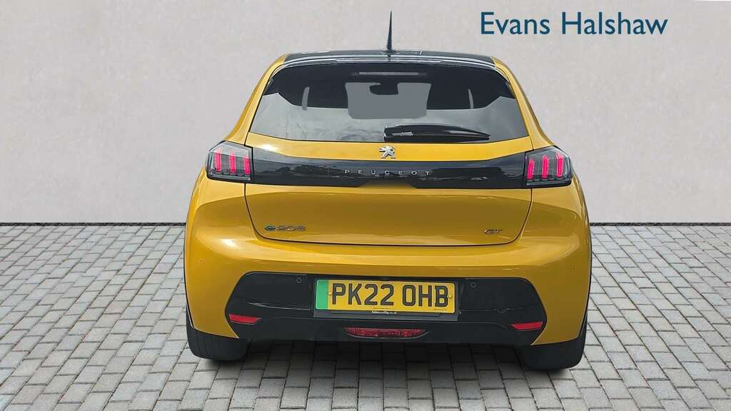 Peugeot e-208 100Kw Gt 50Kwh 2022 Yellow #5