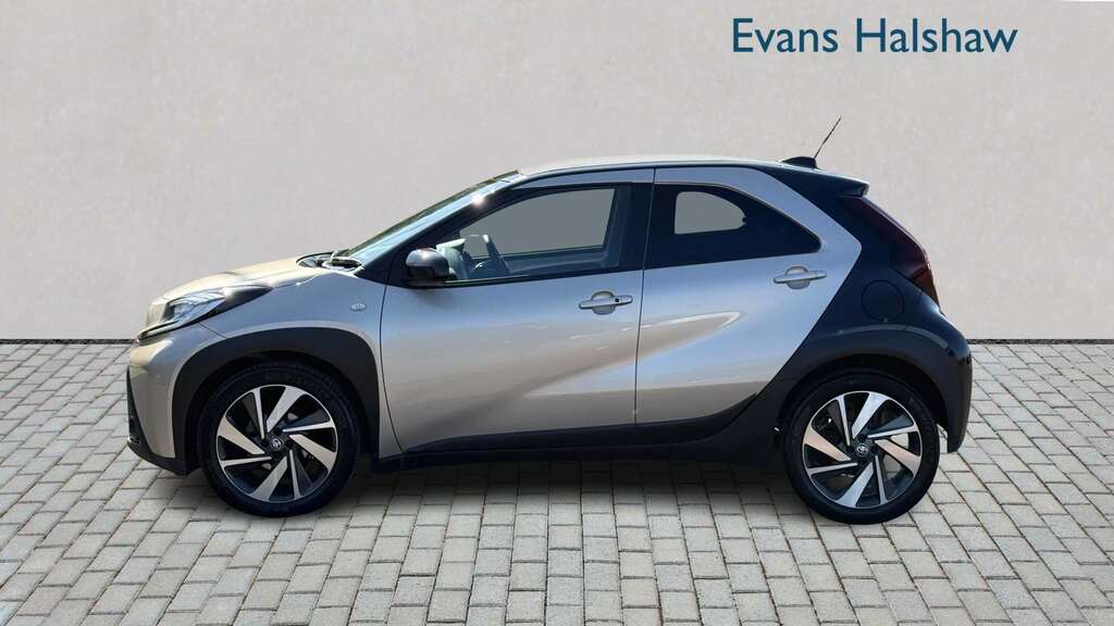 Toyota Aygo X 1.0 Vvt-i Exclusive 2022 Brown #3