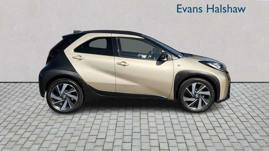 Toyota Aygo X 1.0 Vvt-i Exclusive 2022 Brown #5