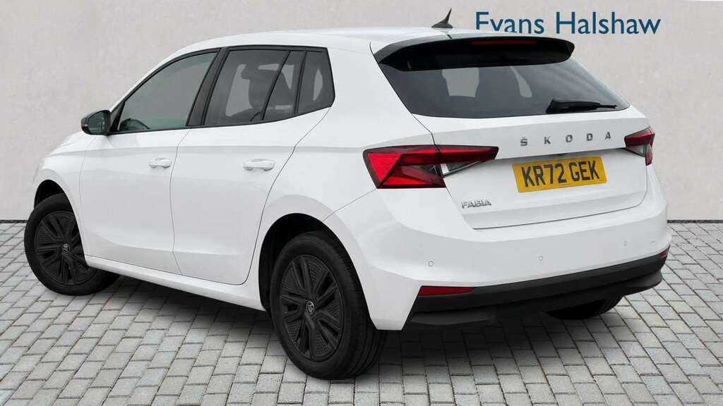 Skoda Fabia 1.0 Tsi Colour Edition 2023 White #2