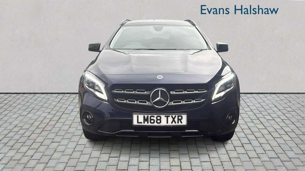 Mercedes-Benz GLA Class 180 Urban Edition 2018 Blue #5