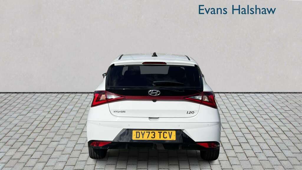 Hyundai I20 1.0T Gdi 48V Mhd Premium Dct 2023 White #4