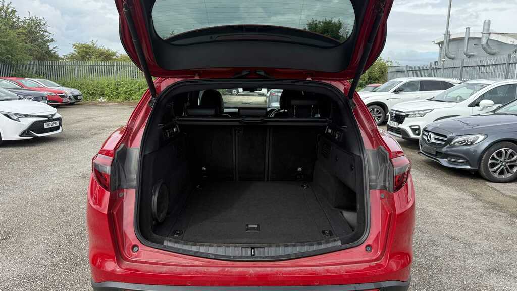 Alfa Romeo Stelvio T Sprint Red #7
