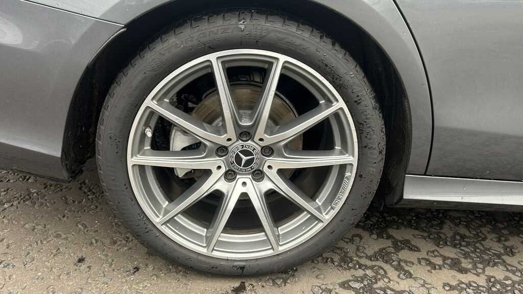 Mercedes-Benz E Class E220d Sport 9G-tronic Black #7