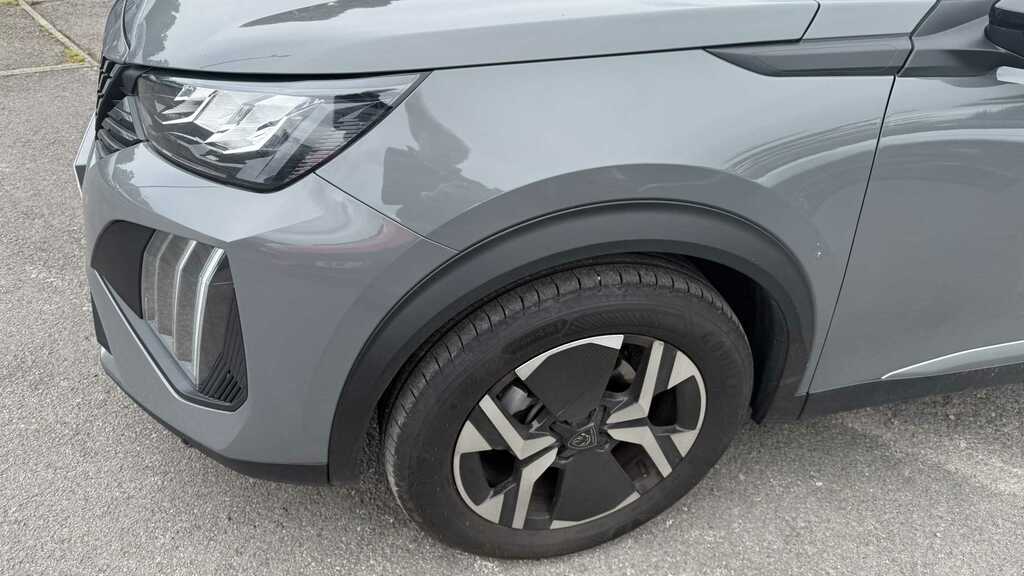 Peugeot 2008 1.2 Puretech Allure Edition #11