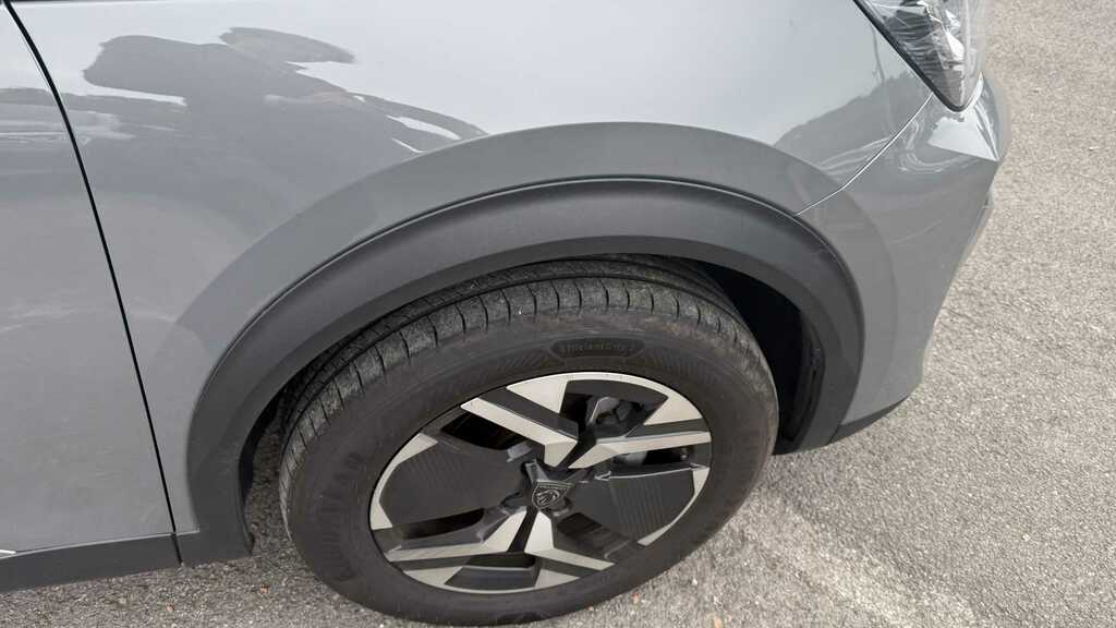 Peugeot 2008 1.2 Puretech Allure Edition #10